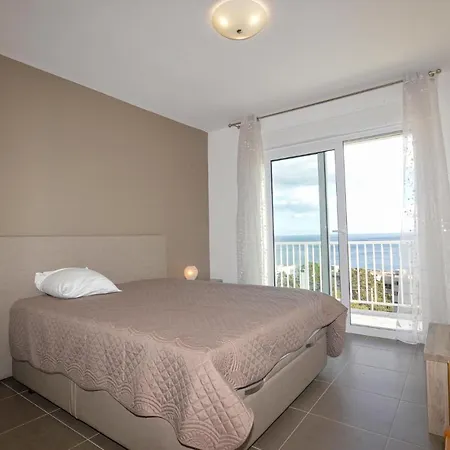 Awesome In W/ Wifi And 3 Bedrooms Hébergement de vacances