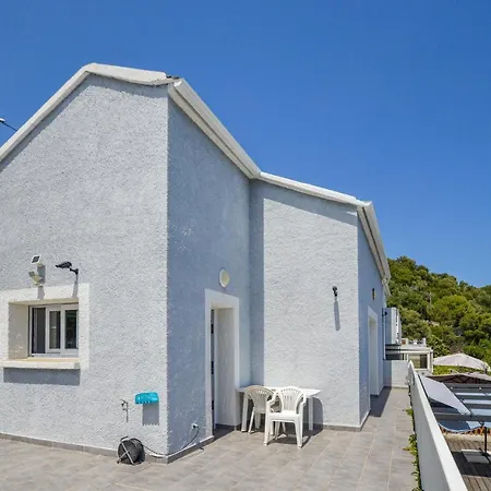Semesterbostad Awesome In W/ Wifi And 3 Bedrooms Pietranera